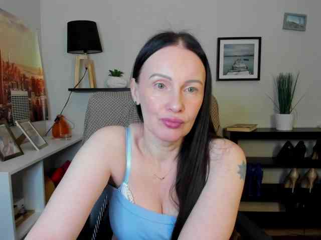 velvetJasmine webcam