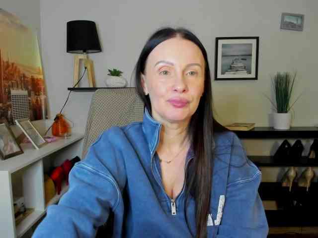 velvetJasmine webcam