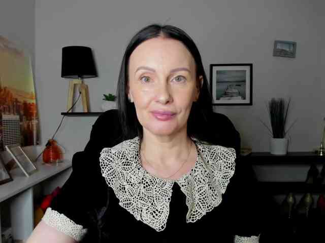 velvetJasmine webcam