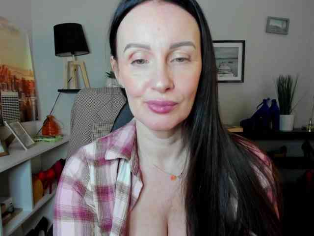 velvetJasmine webcam