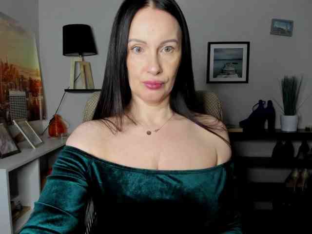 velvetJasmine webcam