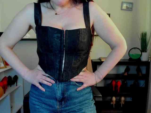 velvetJasmine webcam