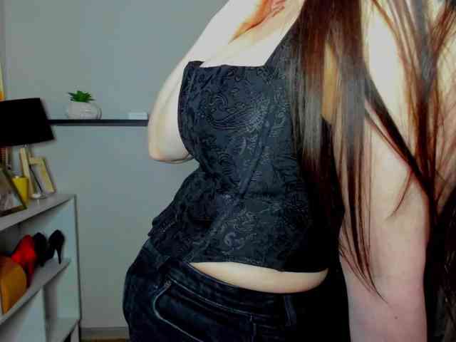 velvetJasmine webcam