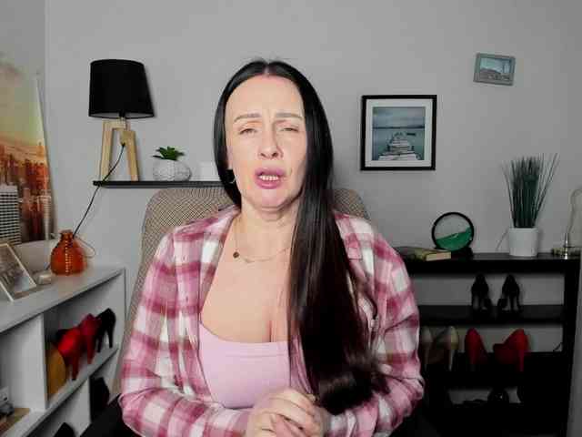 velvetJasmine webcam