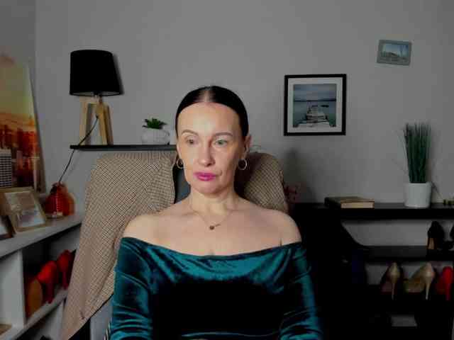 velvetJasmine webcam