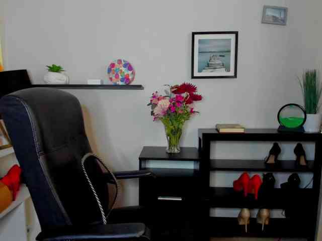 velvetJasmine webcam