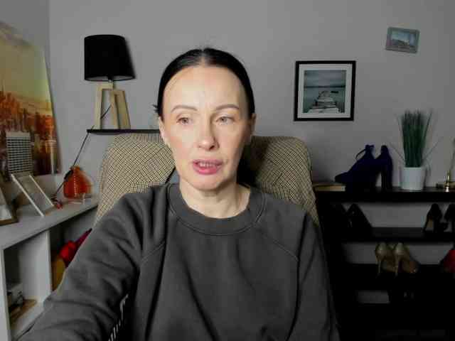 velvetJasmine webcam