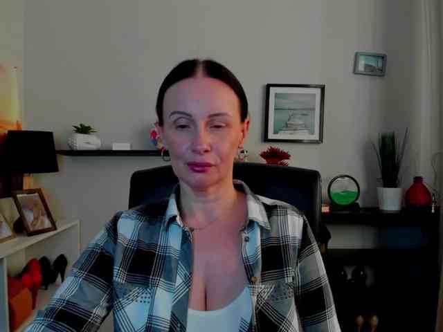 velvetJasmine webcam