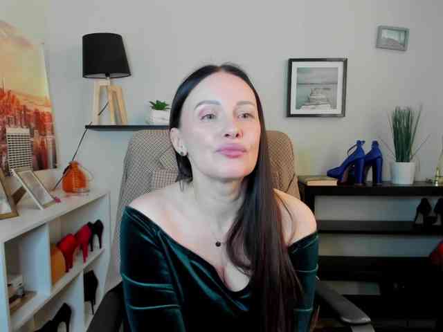 velvetJasmine webcam