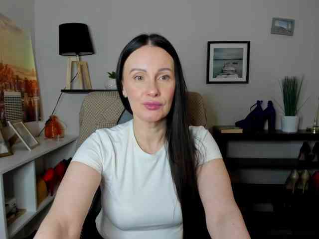 velvetJasmine webcam