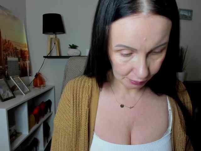 velvetJasmine webcam