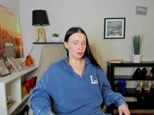 velvetJasmine webcam