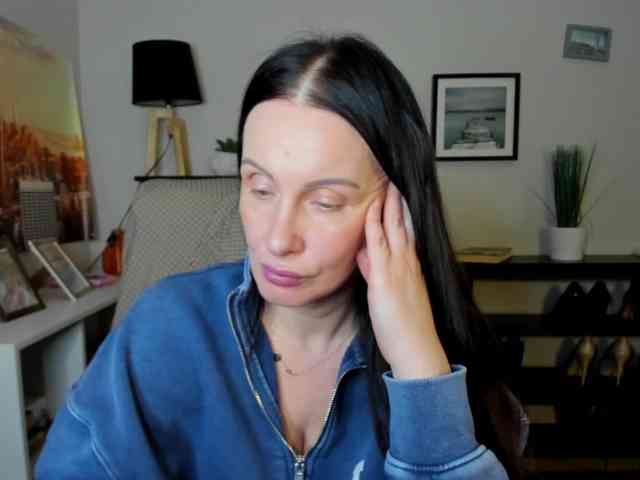 velvetJasmine webcam