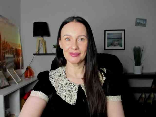 velvetJasmine webcam