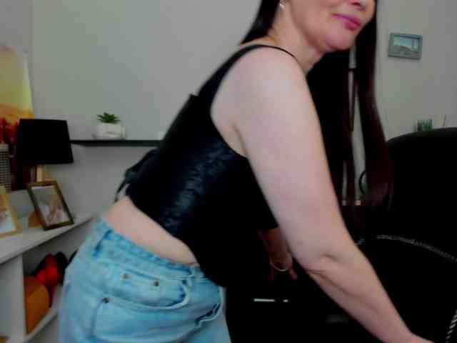 velvetJasmine webcam