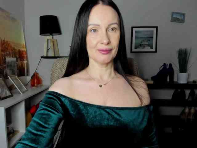 velvetJasmine webcam