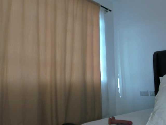 Little-Freak's BongaCams show and profile