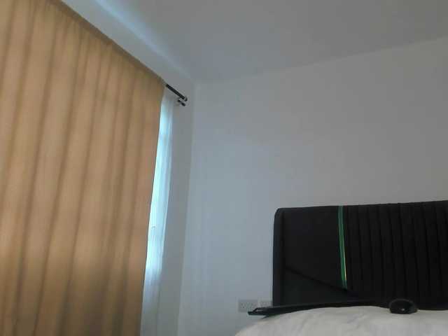 Little-Freak's BongaCams show and profile