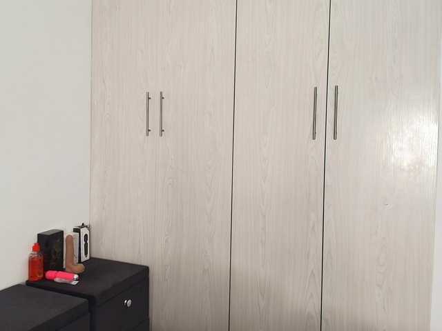 Little-Freak's BongaCams show and profile