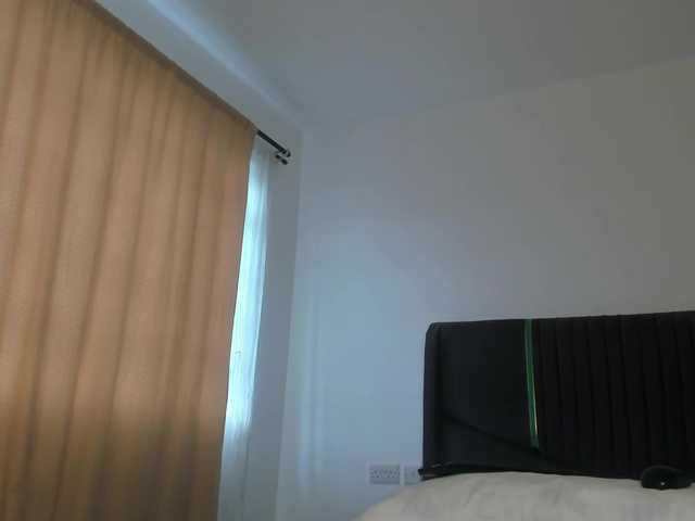 Little-Freak's BongaCams show and profile