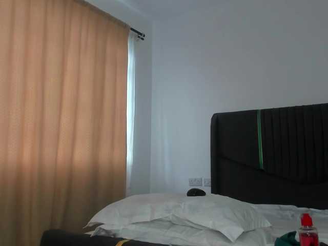 Little-Freak's BongaCams show and profile