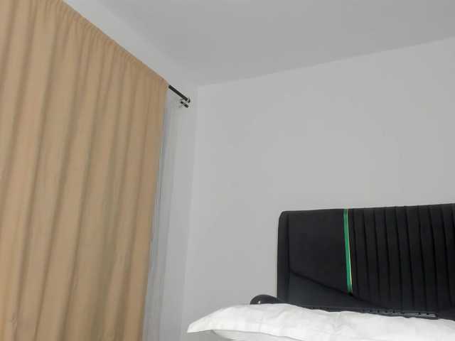 Little-Freak's BongaCams show and profile