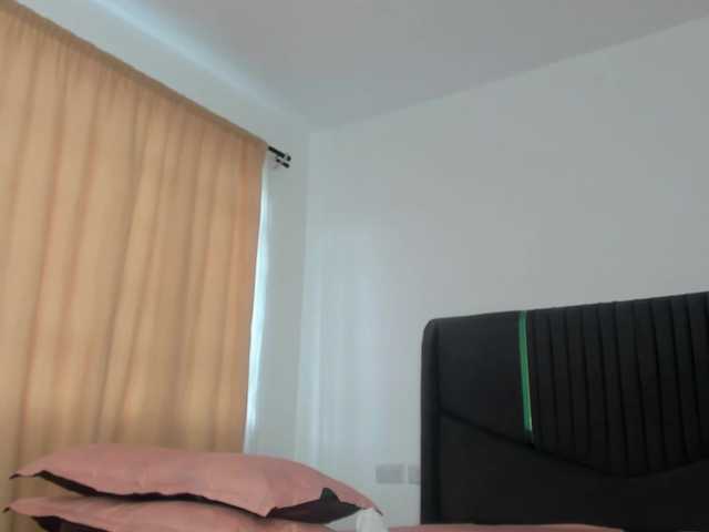 Little-Freak's BongaCams show and profile