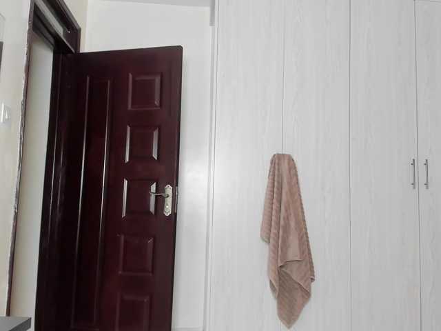 Little-Freak's BongaCams show and profile