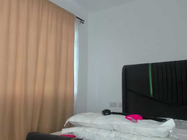 Little-Freak's BongaCams show and profile