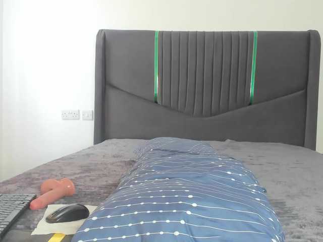 Little-Freak's BongaCams show and profile