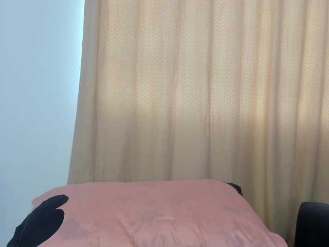 Little-Freak's BongaCams show and profile