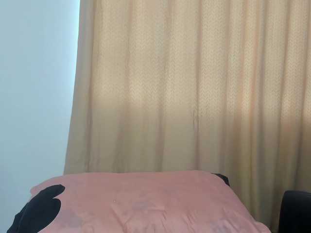 Little-Freak's BongaCams show and profile