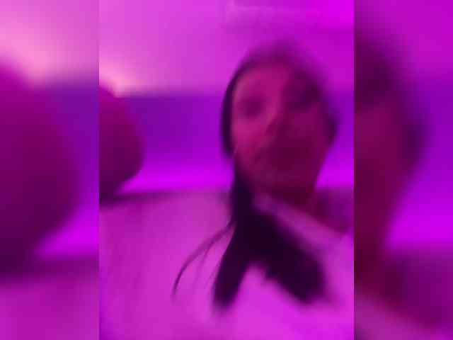 ValeryMonserrat webcam