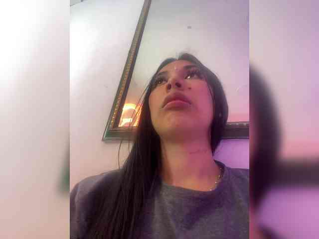 ValeryMonserrat webcam