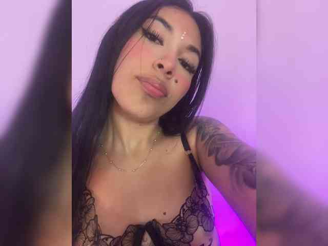 ValeryMonserrat webcam