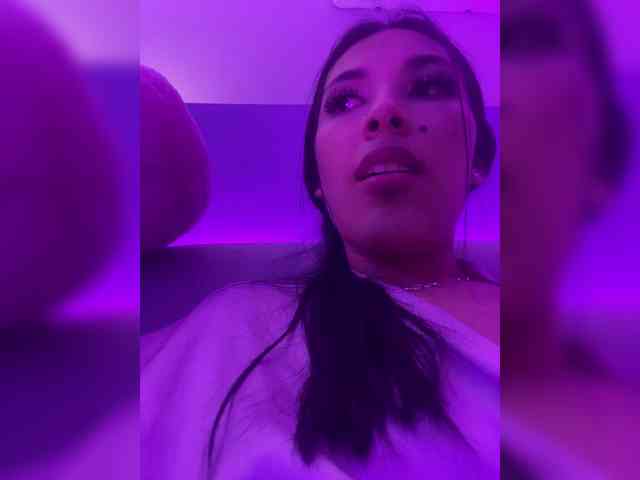 ValeryMonserrat webcam