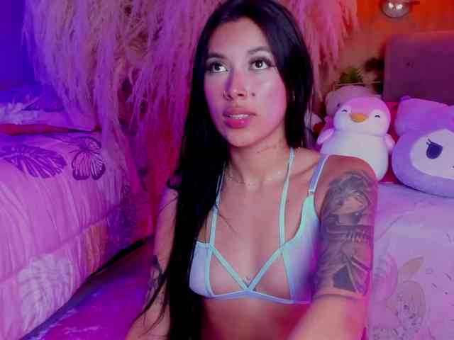 ValeryMonserrat webcam