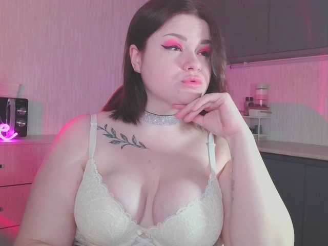 Adelina02's BongaCams show and profile