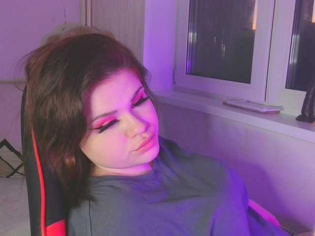 Adelina02's BongaCams show and profile