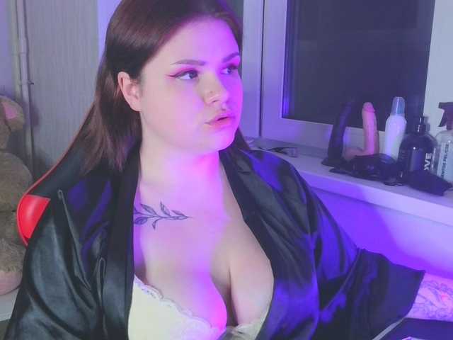 Adelina02 Live Cam on BongaCams