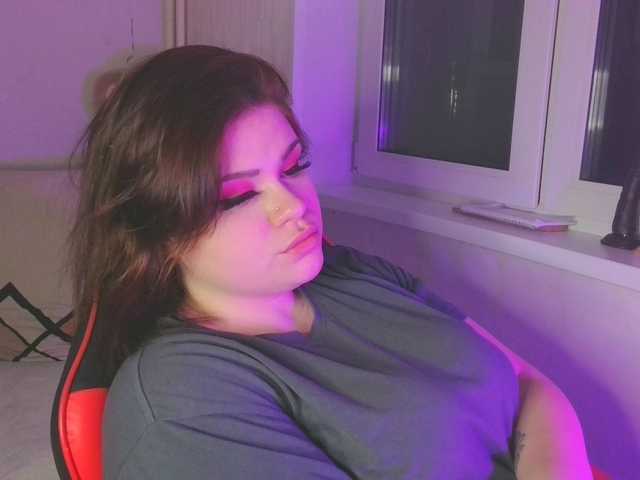 Adelina02's BongaCams show and profile