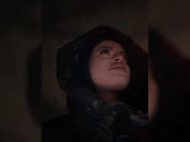 Lola-Li's BongaCams show and profile