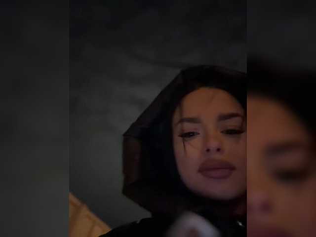 Lola-Li's BongaCams show and profile