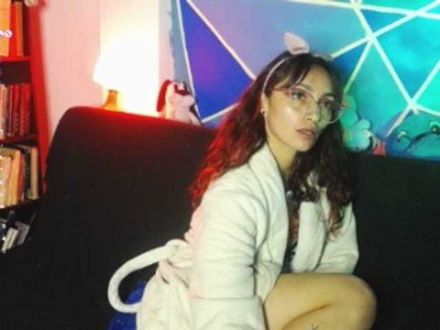 Elizabeth911's BongaCams show and profile