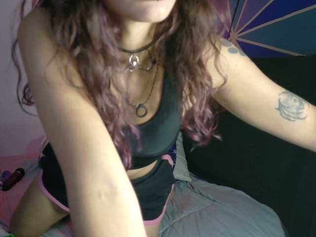 Elizabeth911's BongaCams show and profile