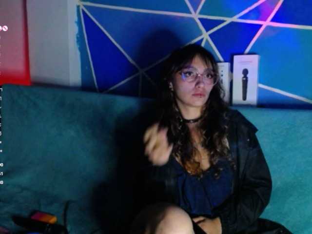 Elizabeth911 from BongaCams