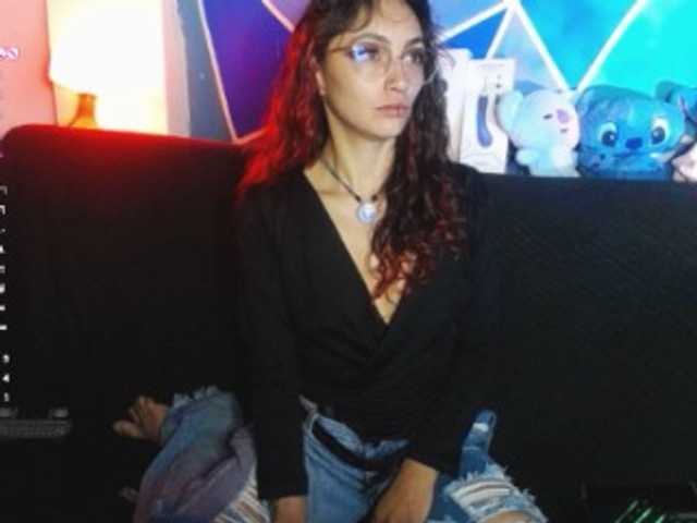 Elizabeth911's BongaCams show and profile