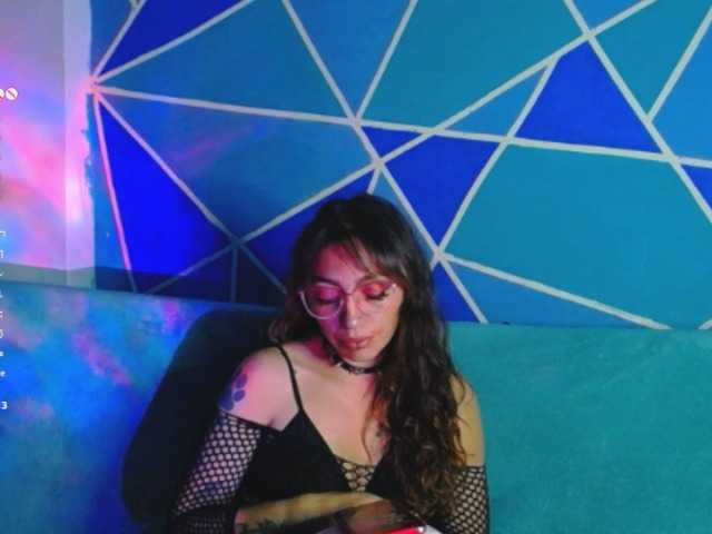 Elizabeth911's BongaCams show and profile