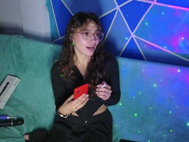 Elizabeth911's BongaCams show and profile