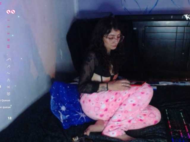 Elizabeth911's BongaCams show and profile